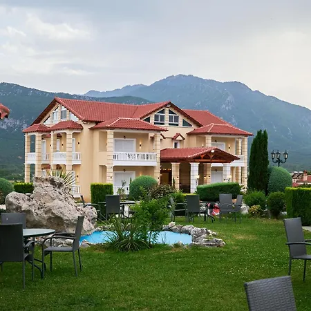 Famissi Sofita 7 Lejlighedshotel 4*