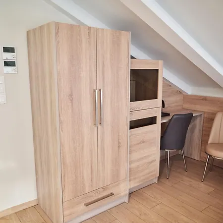 Famissi Sofita 7 Lejlighedshotel