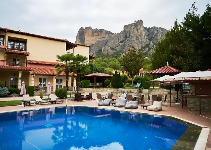 Apartmanhotel Famissi Sofita 7 4*