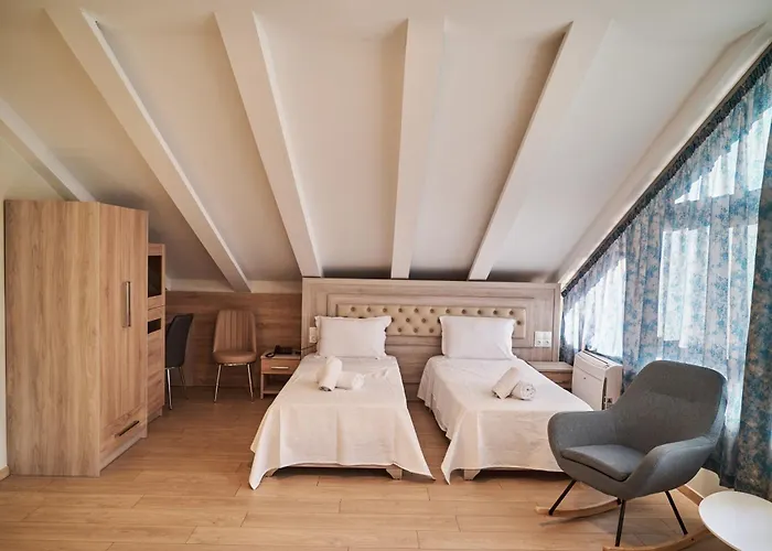 Apartmanhotel Famissi Sofita 7 4*